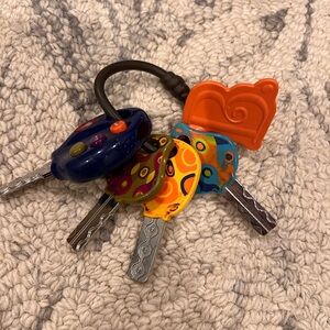 B Toys Colorful Toy Keys Set with 3 buttons that make noise and one light